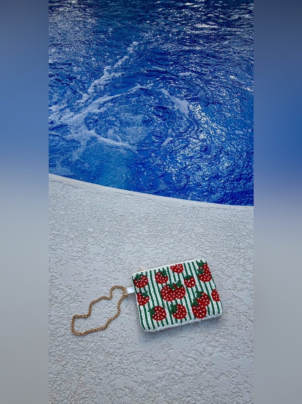 VIRAL BEADED BAGS - STRAWBERRY WALLET 2026 - Picture 2 of 8